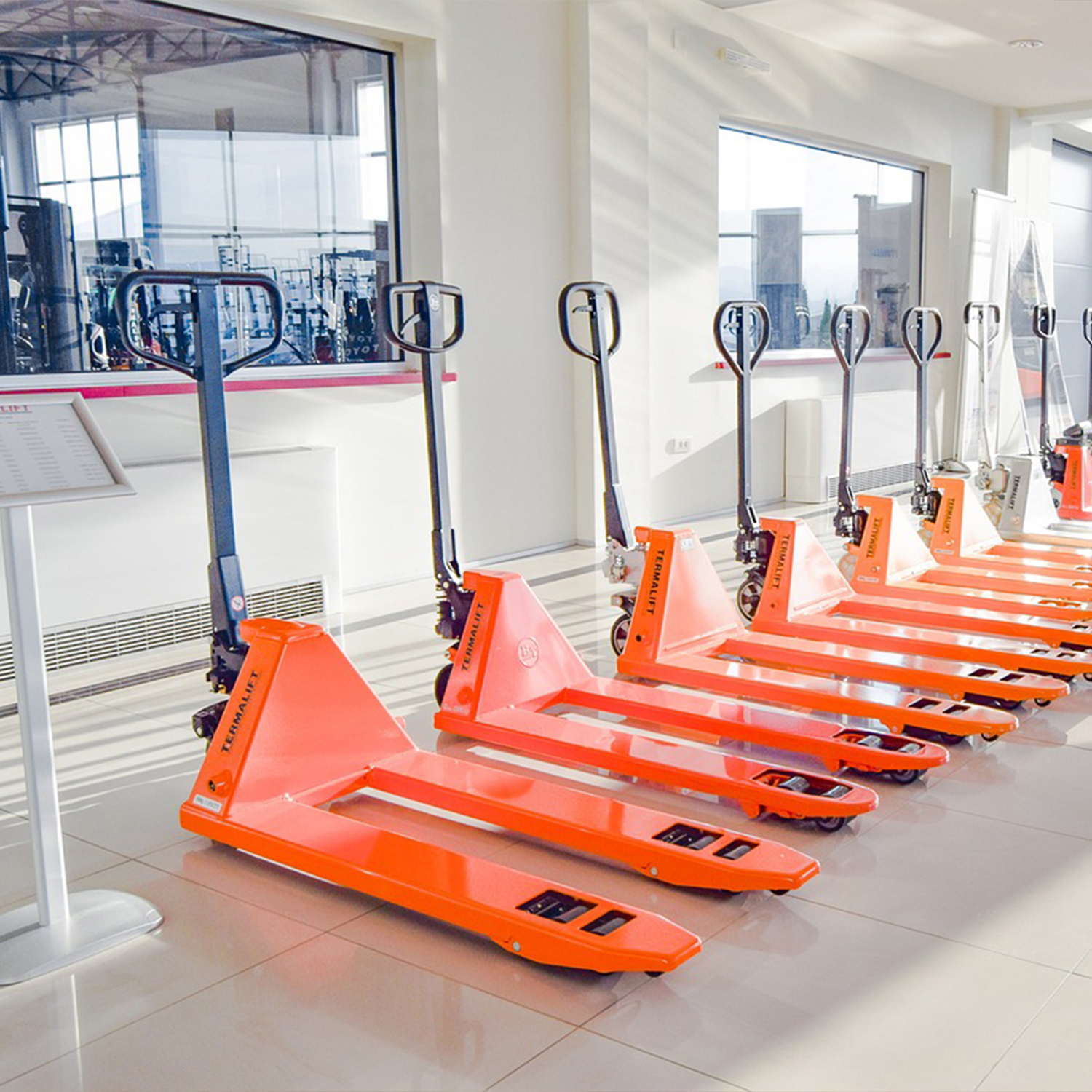PALLET TRUCK